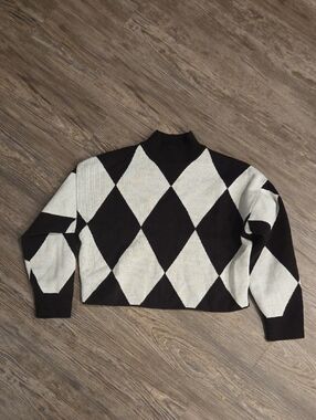 H&M Black and White Argyle Crewneck Sweater